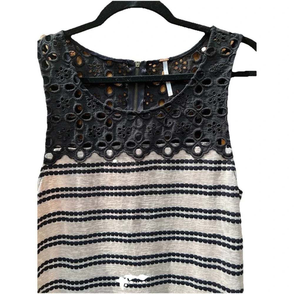 Free People Sleeveless Black And Tan Top Crochet Detail Size Medium